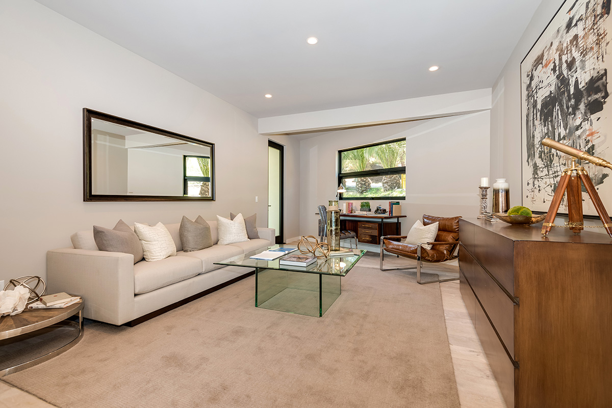 H E S High End Staging