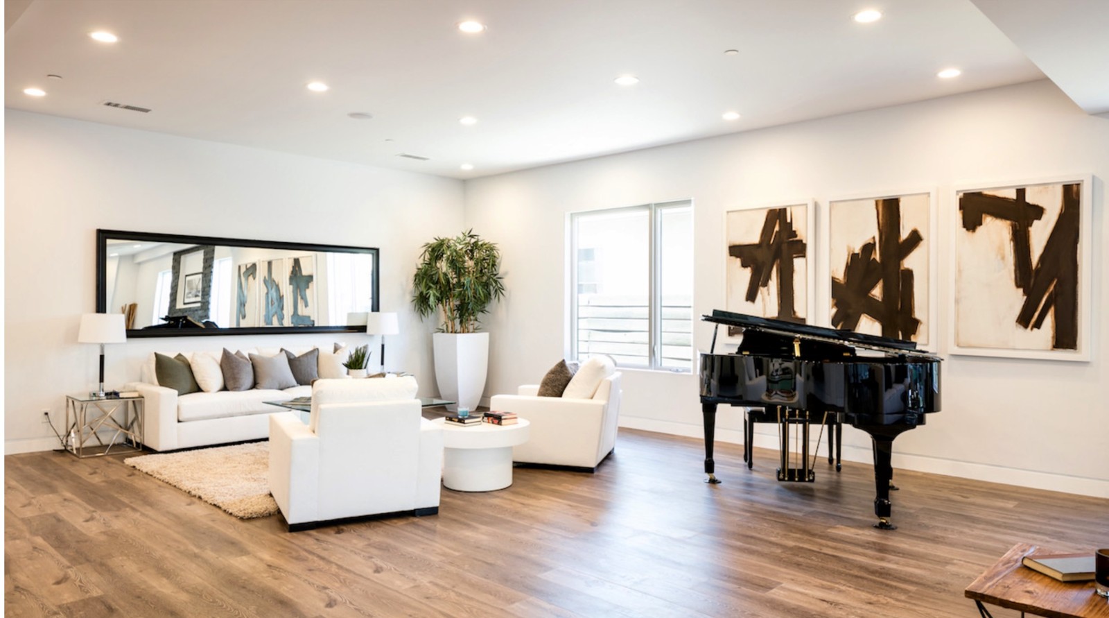 H E S High End Staging