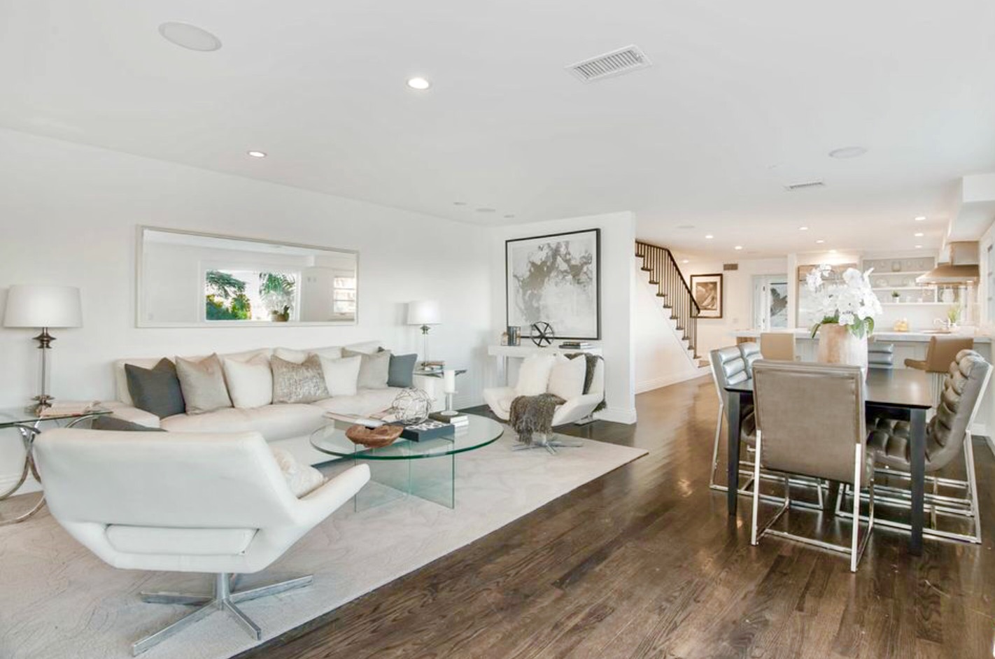 H E S High End Staging