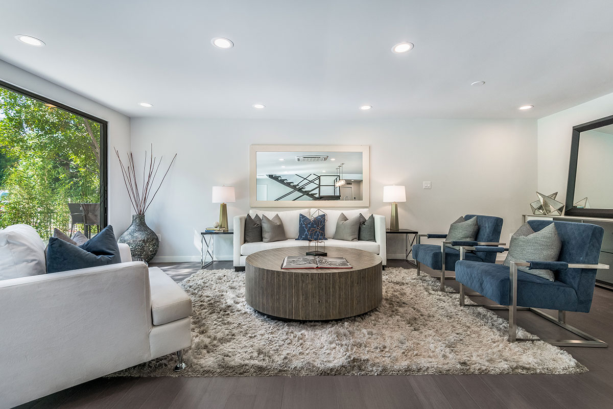 H E S High End Staging