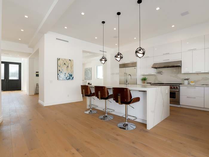 H E S High End Staging